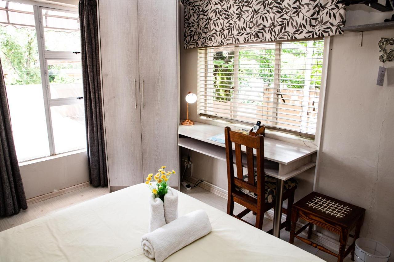 Woodpecker Guesthouse フィックスバーグ エクステリア 写真